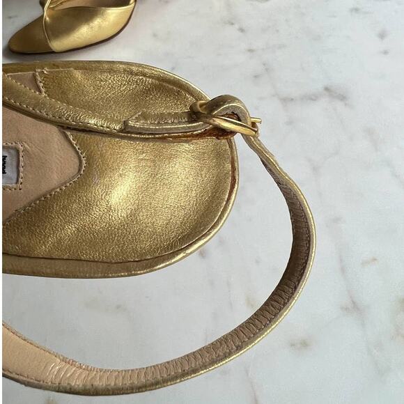 Vintage Manolo Blahnik Gold Slingback Heels - Picture 15 of 16